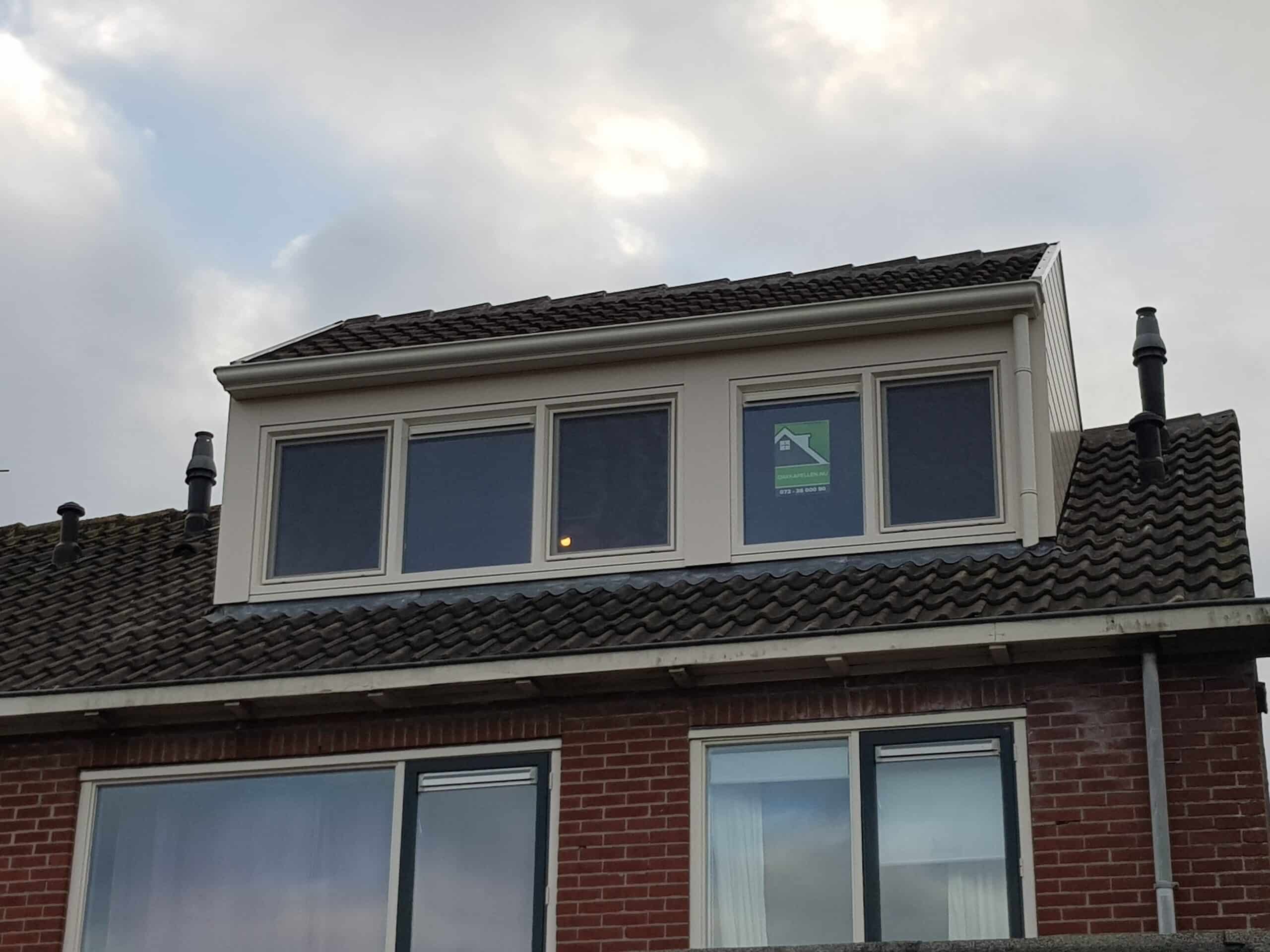 Kunststof met houtnerf  Verlegde nok – Obdam 4