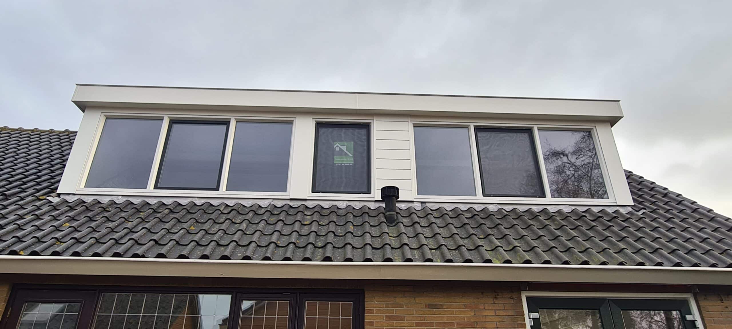 Kunststof met houtnerf  Dakkapel met plat dak – Stompetoren 10