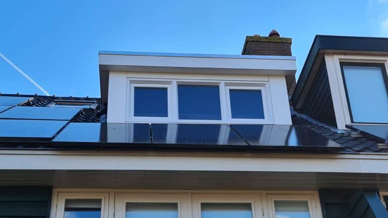 HPL, Kunststof met houtnerf  Dakkapel met plat dak – Driehuis NH 3