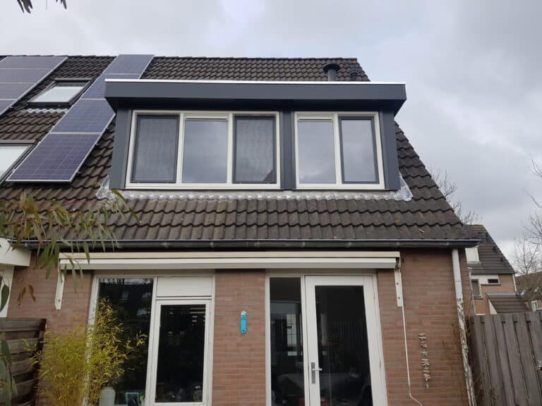 Kunststof met houtnerf  Dakkapel met plat dak – Hoofddorp 3