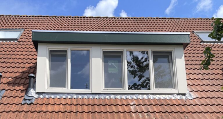 Kunststof met houtnerf  Dakkapel met plat dak – Hoofddorp 3