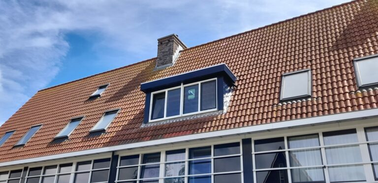 Kunststof met houtnerf  Dakkapel met plat dak – Velserbroek 3