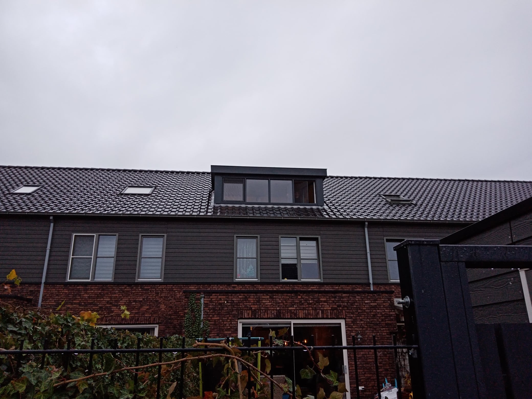 Kunststof met houtnerf  Dakkapel met plat dak – Blaricum 3