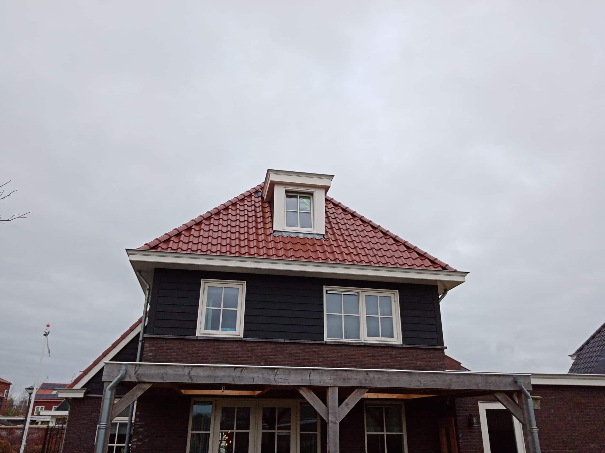 Kunststof met houtnerf  Dakkapel met plat dak – Zwaag 4