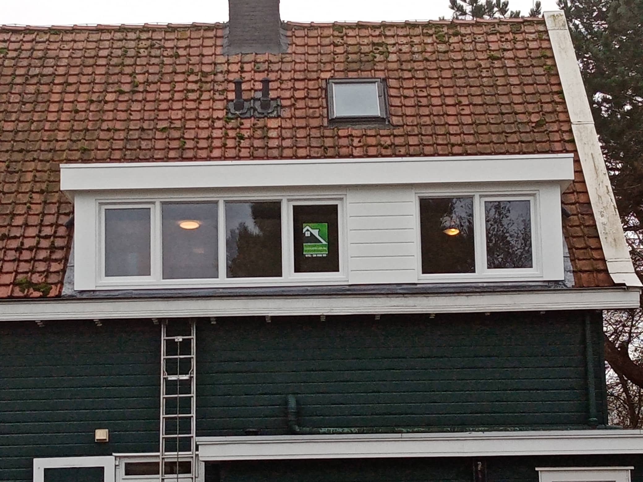 Kunststof met houtnerf kkapel met plat dak – Den Oever 4