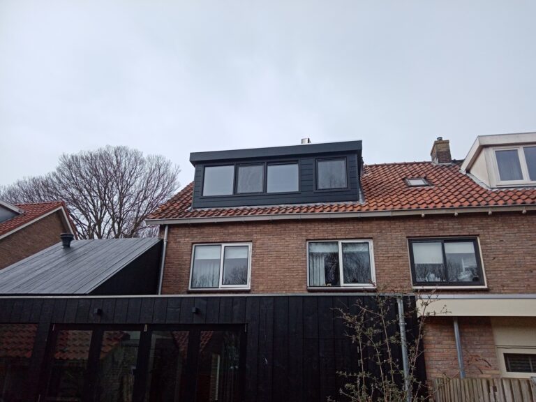 Kunststof met houtnerf  Dakkapel met plat dak – Alkmaar 3