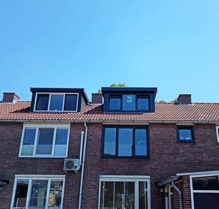 Kunststof met houtnerf  Dakkapel met plat dak – Amsterdam 3