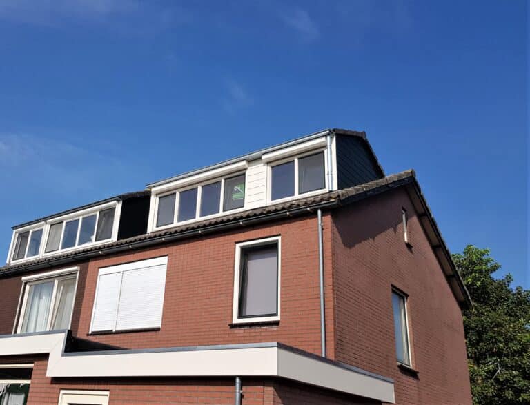 Kunststof met houtnerf  Verlegde nok – De Goorn 3