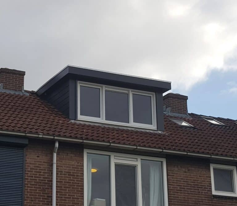 Kunststof met houtnerf  Dakkapel met plat dak – Amsterdam 3