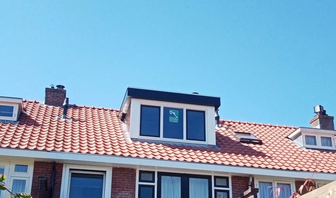 Kunststof met houtnerf  Dakkapel met plat dak – Haarlem 3