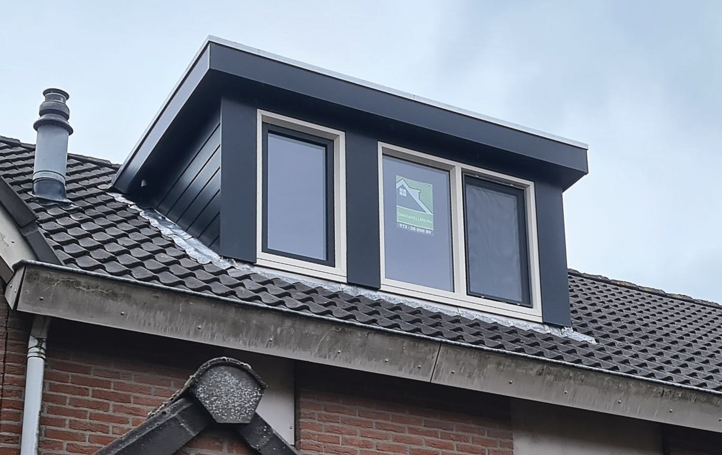 Kunststof met houtnerf  Dakkapel met plat dak – Heemstede 3