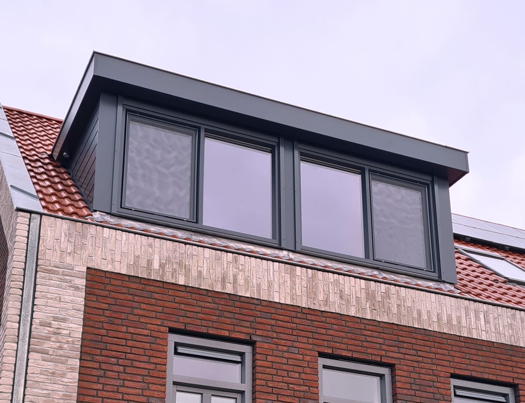 Kunststof met houtnerf  Dakkapel met plat dak – Heerhugowaard 7