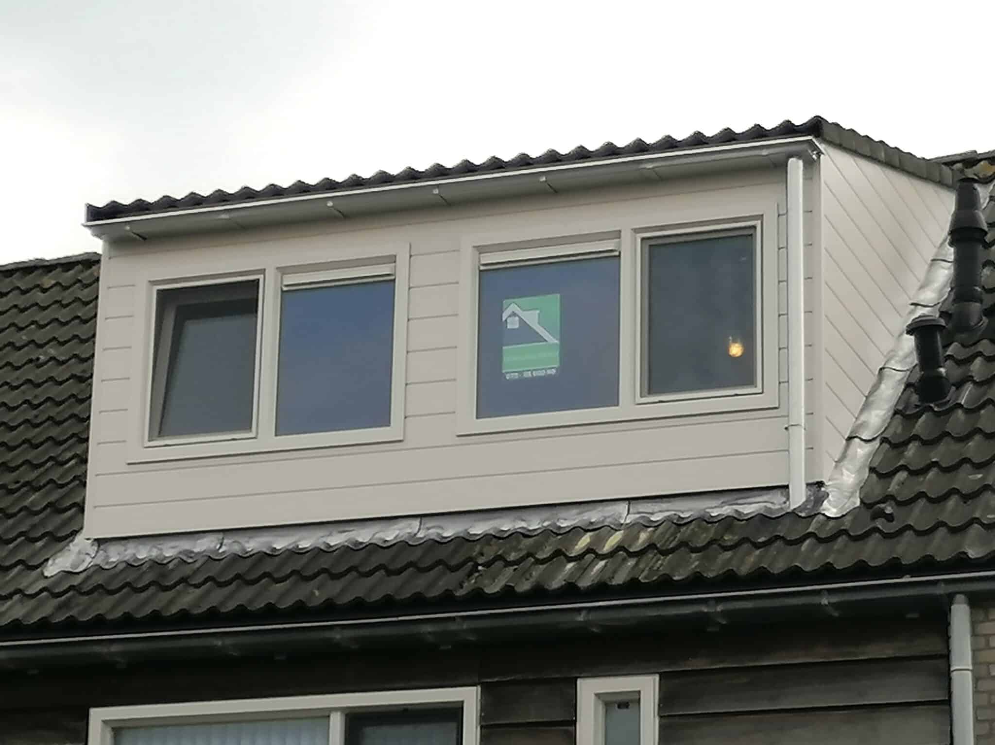 Kunststof met houtnerf  Dakkapel met schuin dak – Amsterdam Zuidoost 3