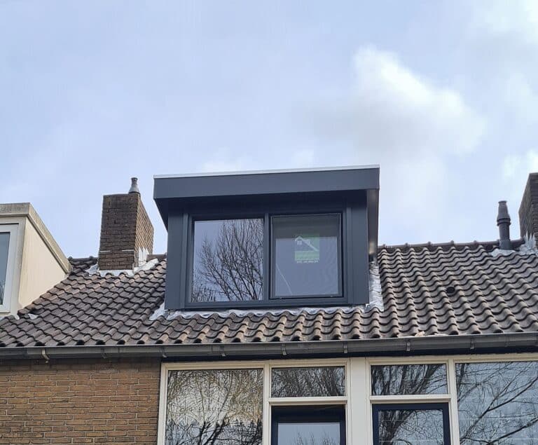 Kunststof met houtnerf  Dakkapel met plat dak – Zaandam 3