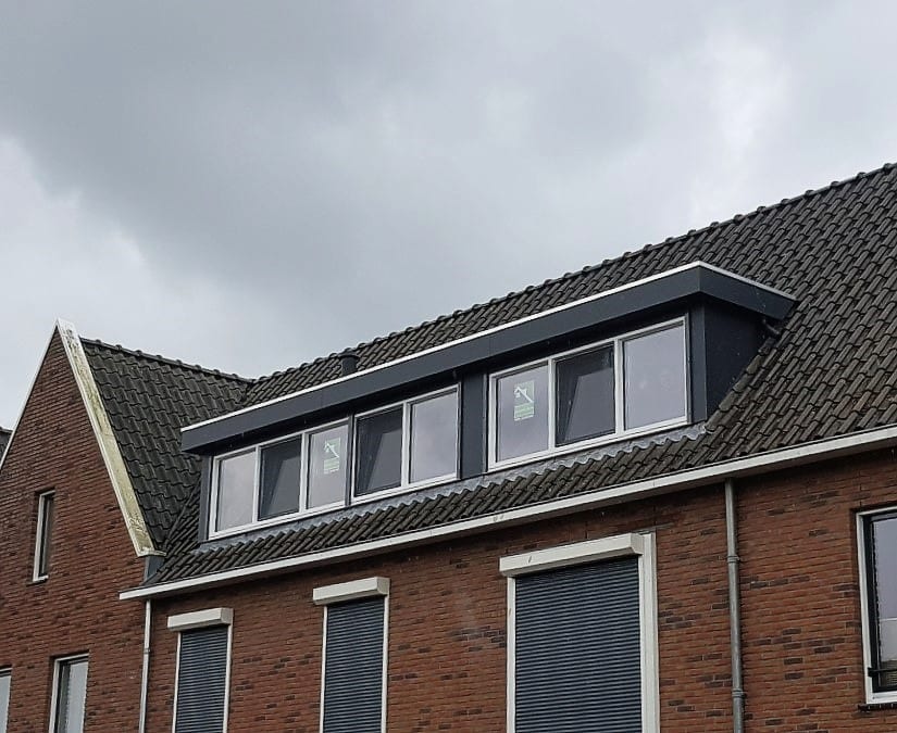 Kunststof met houtnerf  Dakkapel met plat dak – Wormer 3