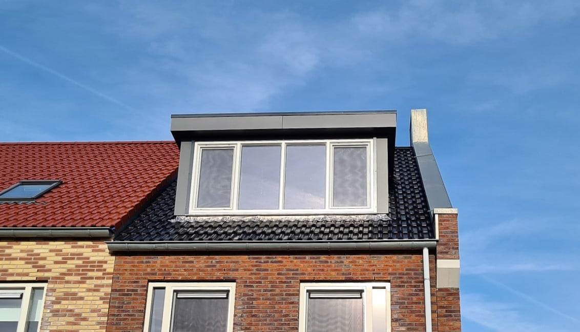 HPL, Kunststof met houtnerf  Dakkapel met plat dak – Enkhuizen 3