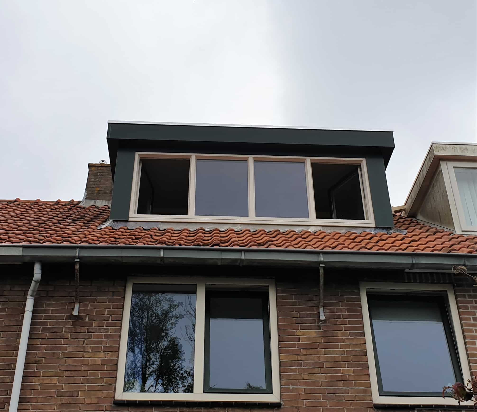 Kunststof met houtnerf  Dakkapel met plat dak – Alkmaar 3