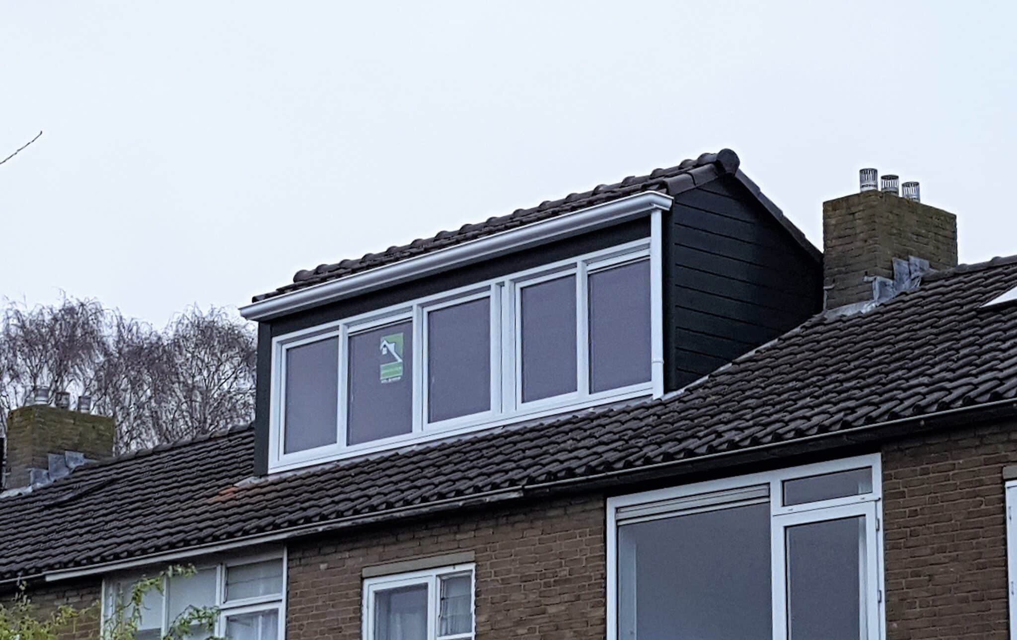 Kunststof met houtnerf  Verlegde nok – Naarden 3