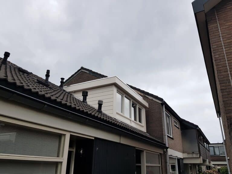 Dakkapel met plat dak – Leiden