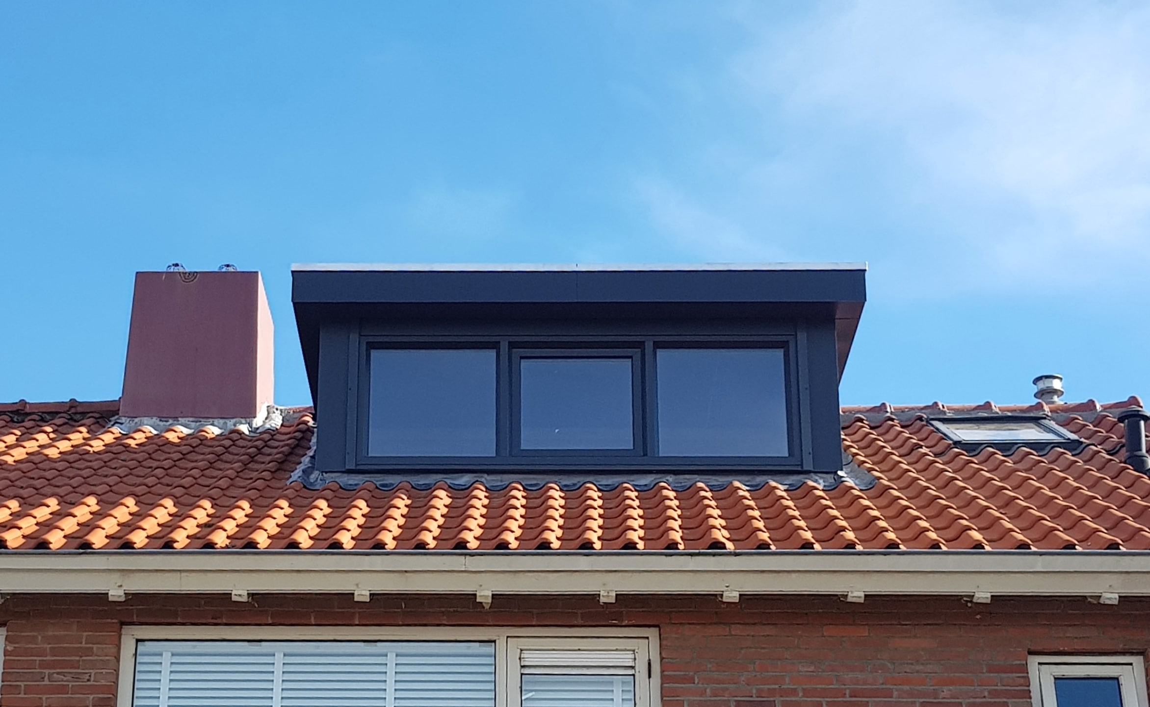 Kunststof met houtnerf  Dakkapel met plat dak – Den Helder 3