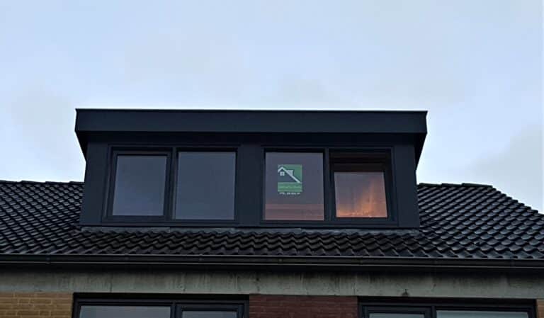 Kunststof met houtnerf  Dakkapel met plat dak – Alkmaar 3