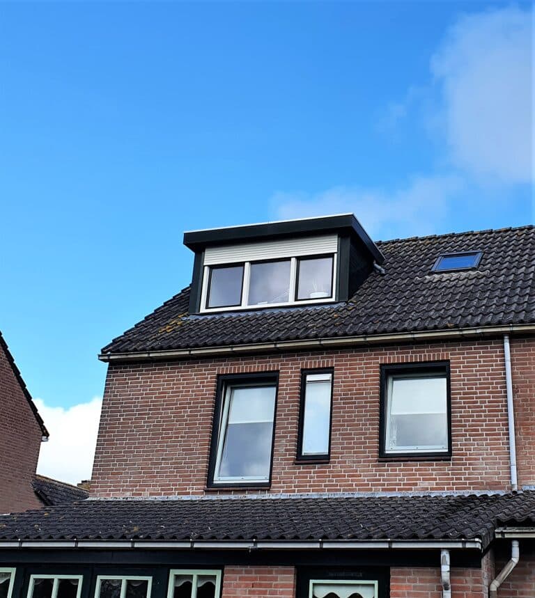 Kunststof met houtnerf  Dakkapel met plat dak – Wognum 3