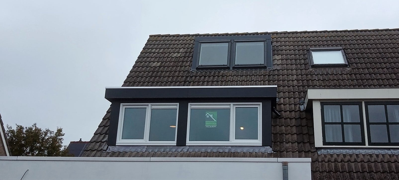 Kunststof met houtnerf  Dakkapel met plat dak – Oosthuizen 3