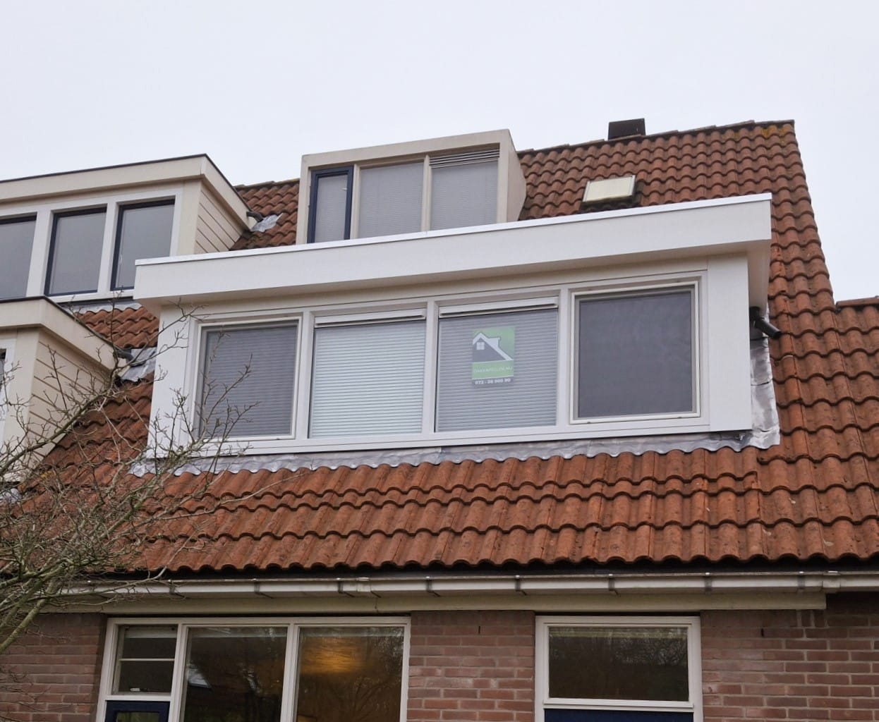 Kunststof met houtnerf  Dakkapel met plat dak – Alkmaar 3