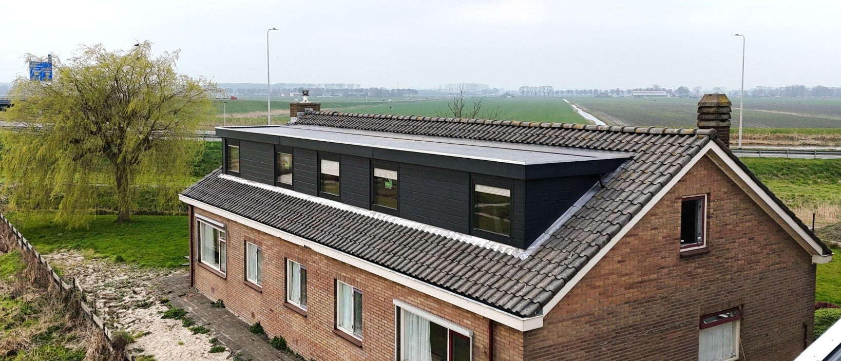 1135RD - Dakkapel met plat dak - Edam