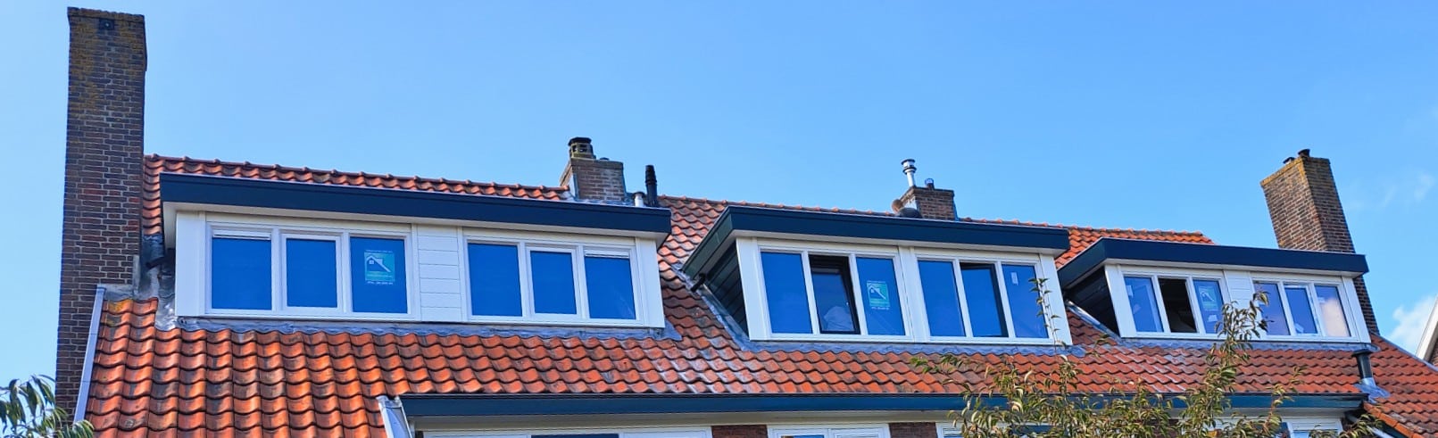 1985BB - Dakkapel met plat dak - Driehuis NH