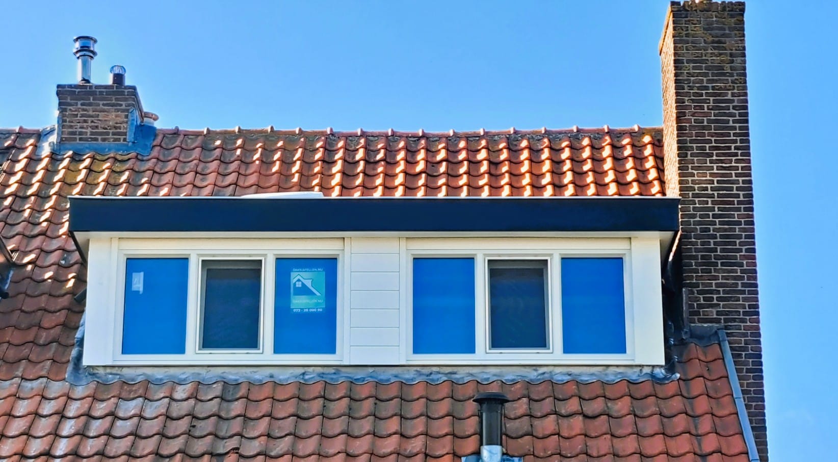 1985BB - Dakkapel met plat dak - Driehuis NH